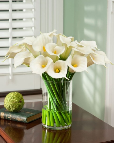 Искусственные цветы в интерьере дома – 6 советов по выбору и декору